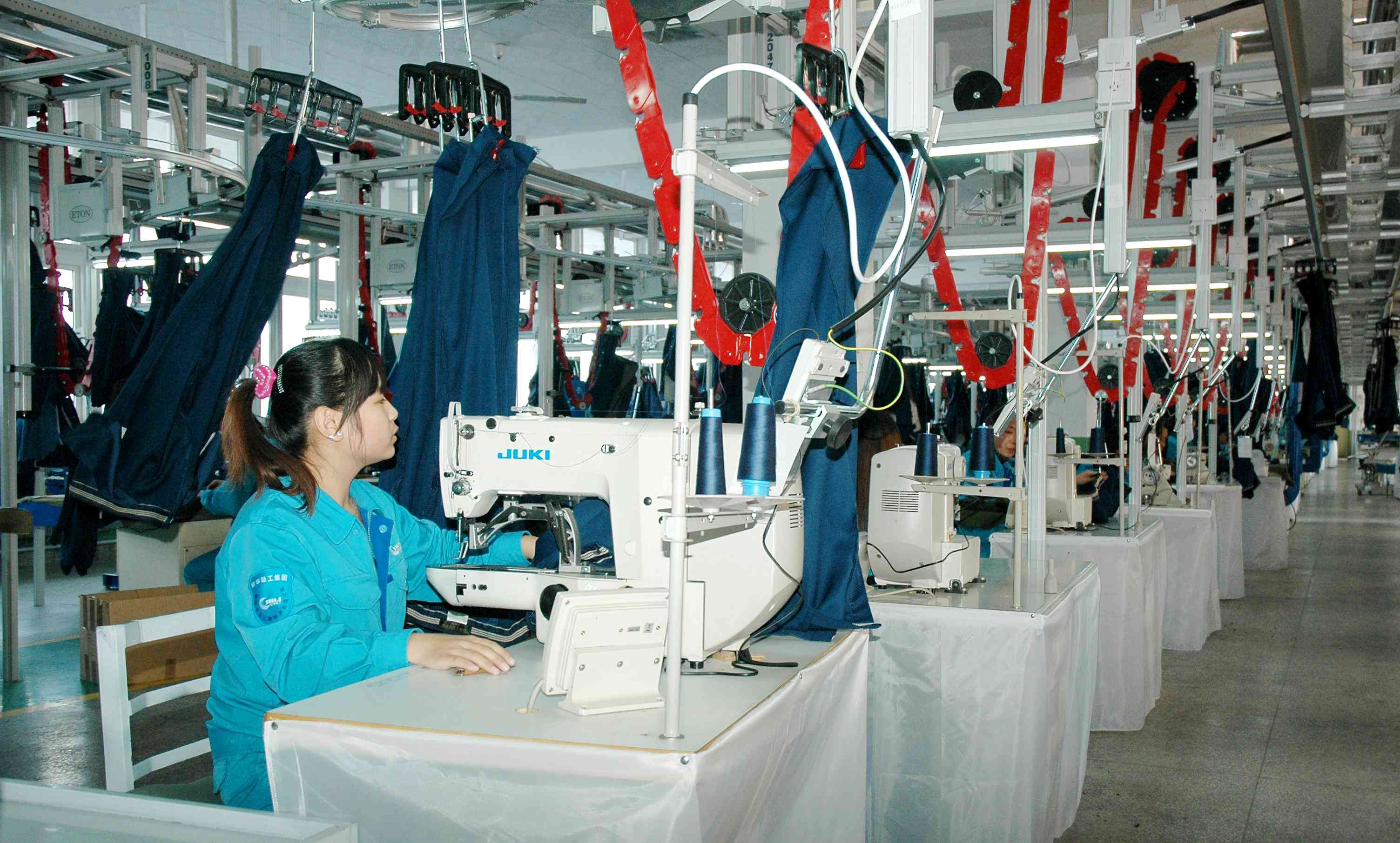 公司引進世界最先進的瑞典銥騰智能吊挂線 (1)